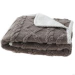 Pet Plush Blanket Thick Warm Waterproof Machine Washable Soft Cozy Winter Dog Cat Bed Throw Blanket Sleeping Quilt Pet Supplies - Image 7