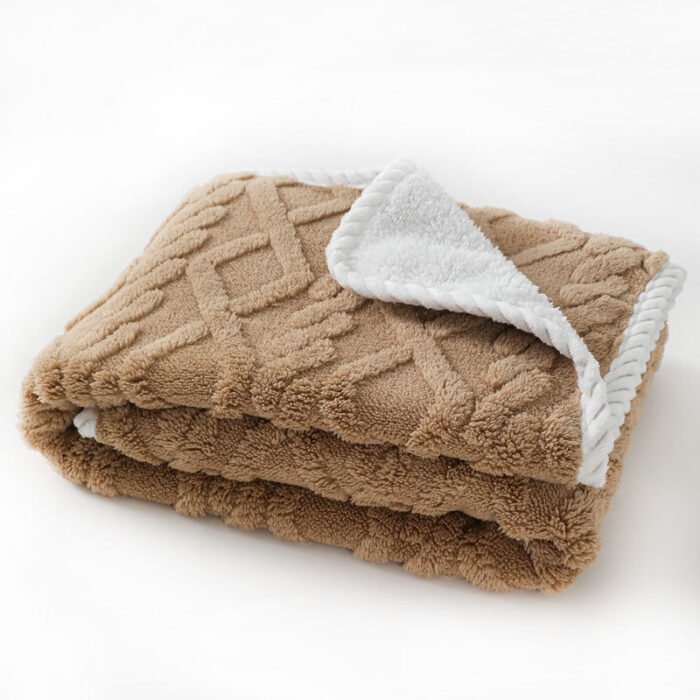 Pet Plush Blanket Thick Warm Waterproof Machine Washable Soft Cozy Winter Dog Cat Bed Throw Blanket Sleeping Quilt Pet Supplies - Image 6