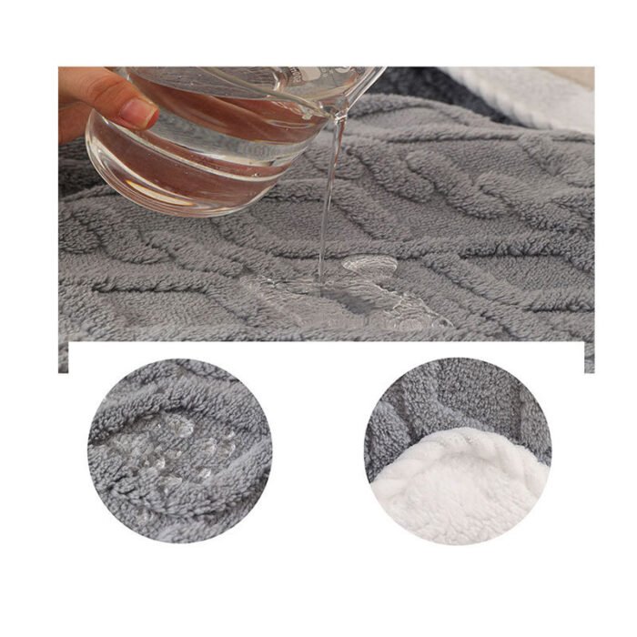 Pet Plush Blanket Thick Warm Waterproof Machine Washable Soft Cozy Winter Dog Cat Bed Throw Blanket Sleeping Quilt Pet Supplies - Image 4
